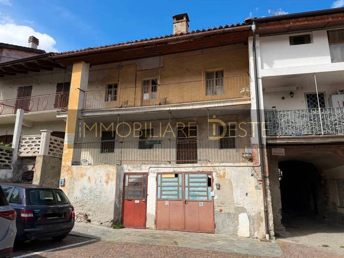 Casa con 6 locali in vendita in Piazza del Popolo, Novaretto, Caprie