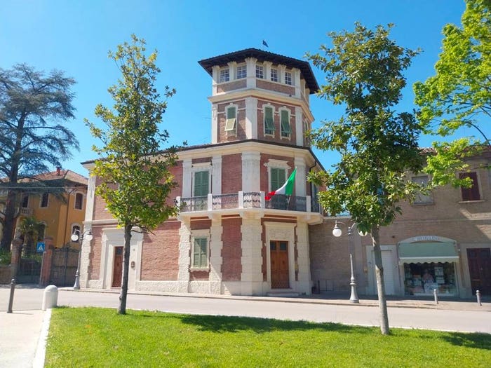 Casa con 6 locali in vendita in Viale Nicasio Nardi, Centro, Urbania