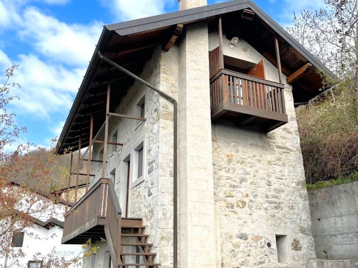 Casa bilocale in vendita in Strada Provinciale dell'Alberone, Savogna