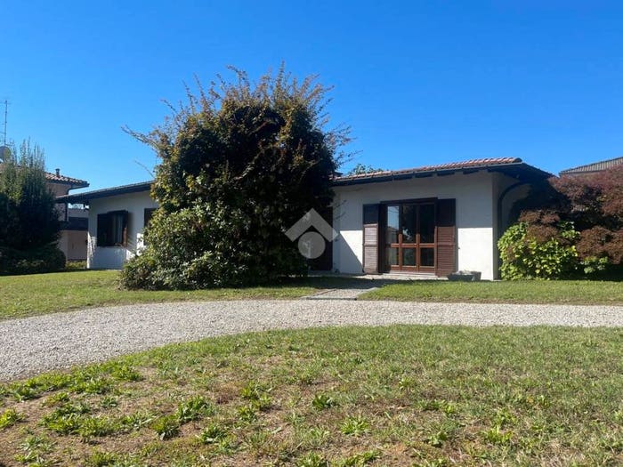 Casa quadrilocale in vendita in Via gherbo, Bizzarone