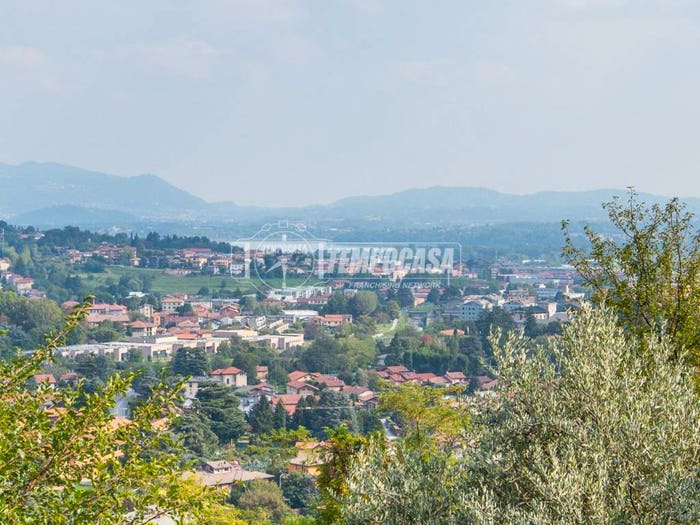 Casa quadrilocale in vendita in Via San Salvatore, Centro, Ponte Lambro