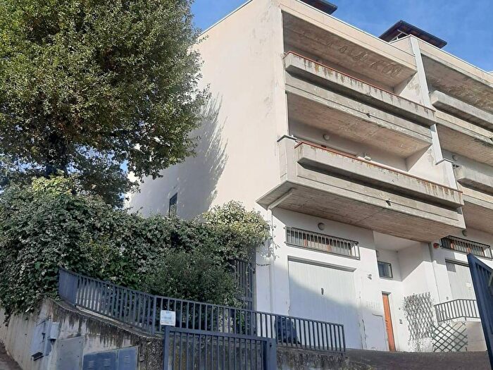 Casa con 6 locali in vendita in Via Andrea Bafile, Centro, Teramo