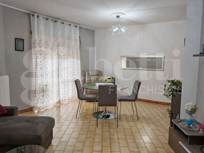Appartamento quadrilocale in vendita in Via Roma, Pozzilli