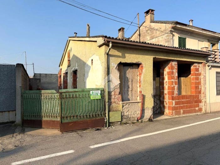 Casa trilocale in vendita in Via Roma, Centro, Salvirola