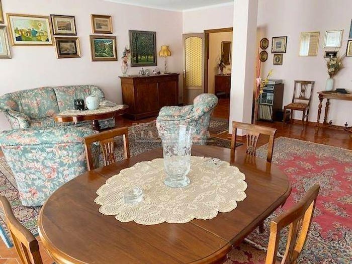 Appartamento con 6 locali in vendita in Via delle Medaglie d'Oro, Pratale, Pisa
