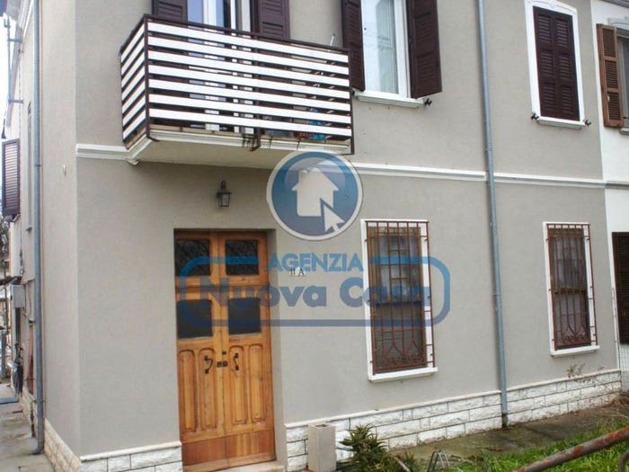 Casa trilocale in vendita in Viale Stazione, Centro, Alfonsine