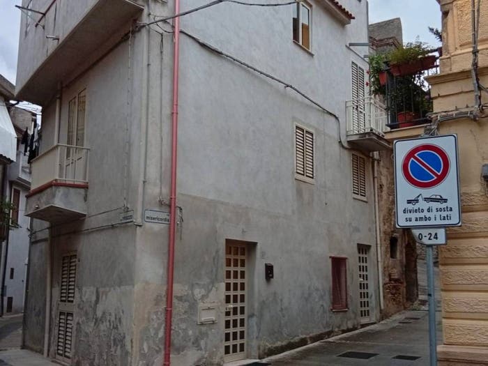 Casa con 6 locali in vendita in Via della Misericordia, Gualtieri Sicaminò