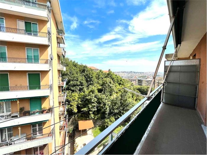 Appartamento quadrilocale in vendita in Via Dei Platani, Staglieno, Genova