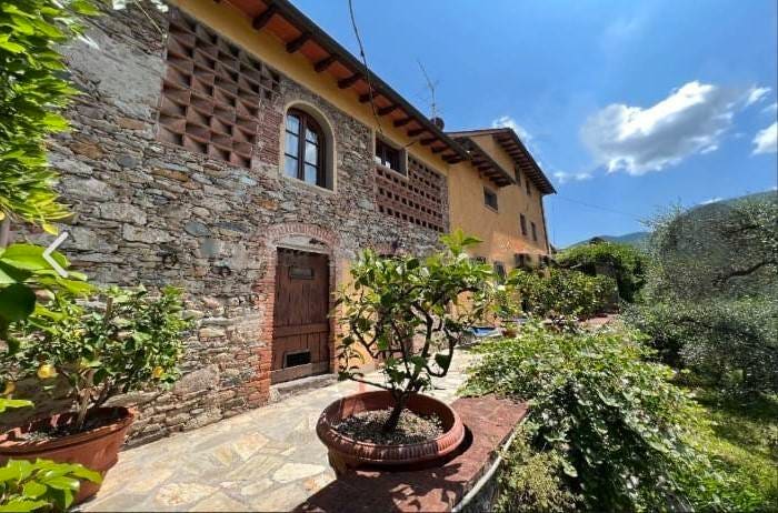 Casa con 6 locali in vendita in Via di Pozzola, Verciano Guamo, Capannori