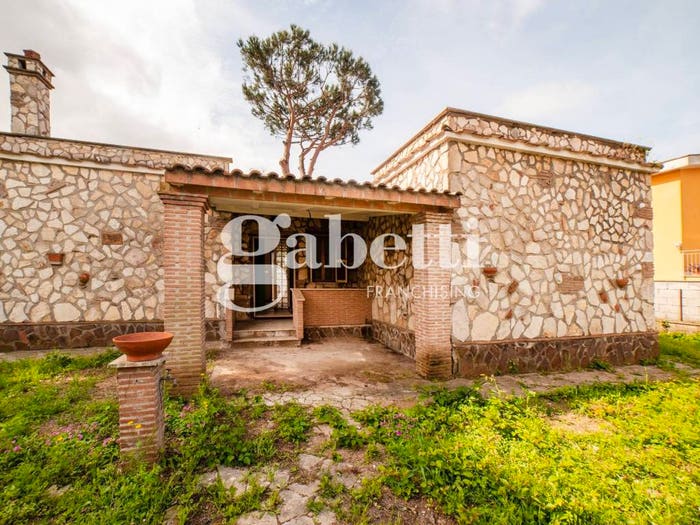 Casa con 6 locali in vendita in Via del Melograno, Falasche Armellino, Anzio