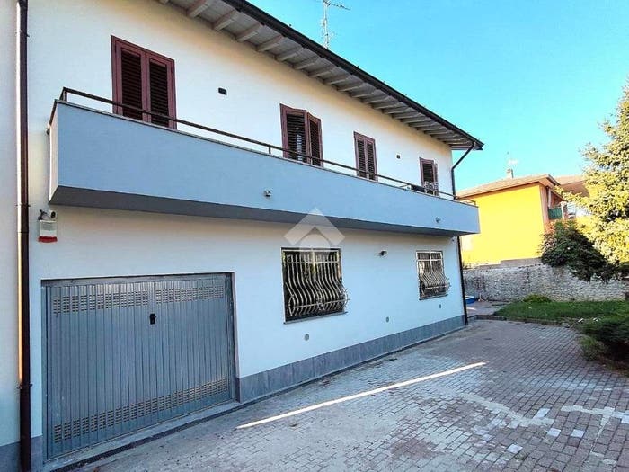 Casa quadrilocale in vendita in Via Caio Plinio, Cermenate