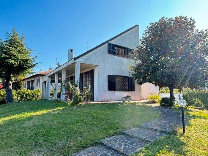 Casa con 6 locali in vendita in Via Isacco Del Val, Centro, Pontenure