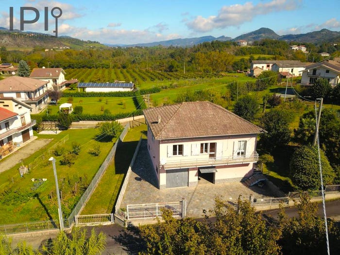 Casa con 6 locali in vendita in Via Nazionele, Valle Bormida, Spigno Monferrato