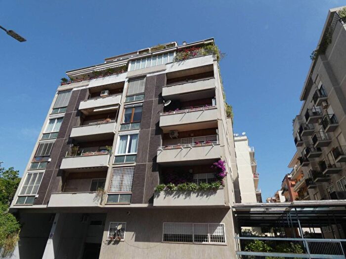Appartamento bilocale in vendita in Via Papiniano, Balduina, Roma