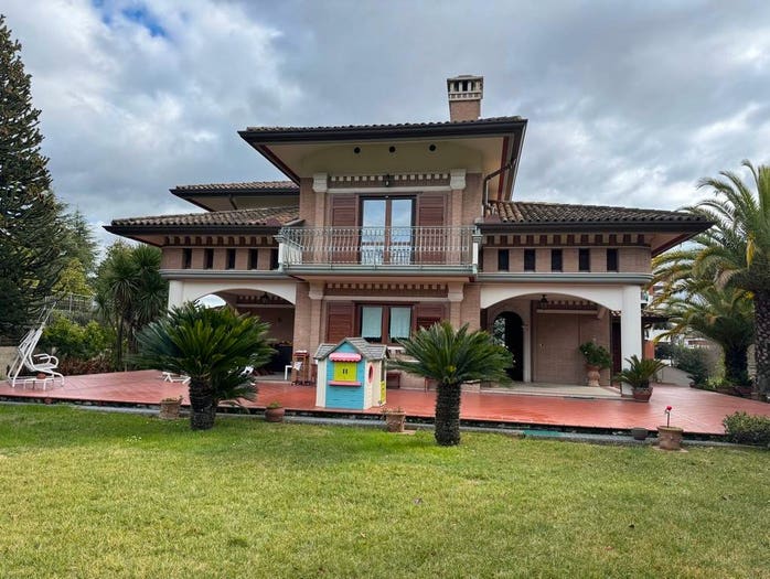 Casa in vendita in A Annarumma A Gasperi F Tedesco, Avellino