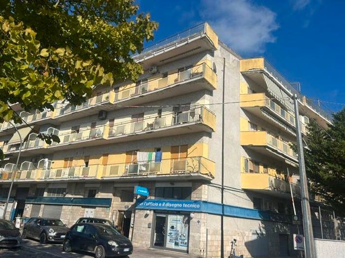 Appartamento quadrilocale in vendita in Via San Donato, Tirino, Pescara