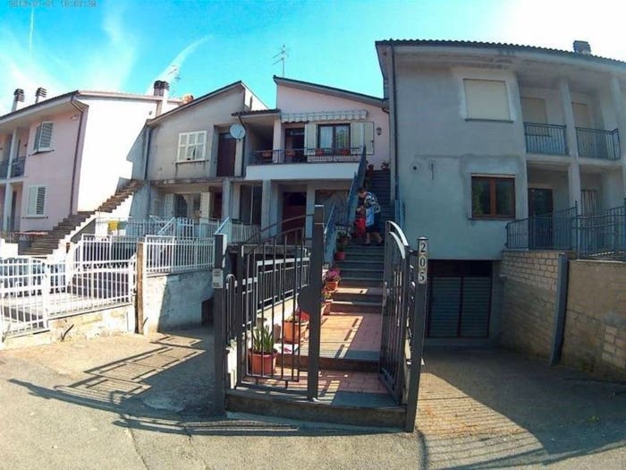 Casa con 6 locali in vendita in Marta