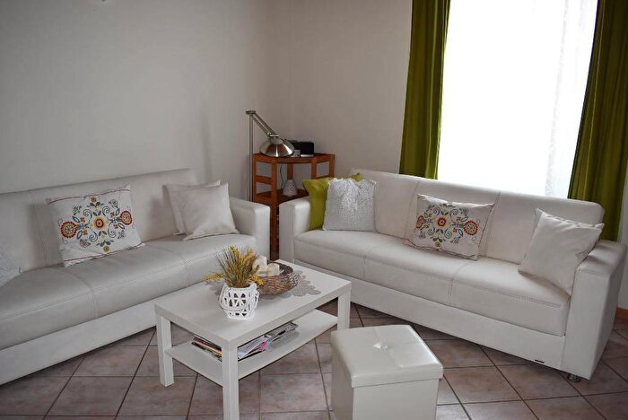 Appartamento con 5 locali in vendita in Via Rotta, Seravezza