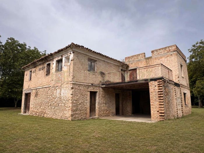 Casa con 6 locali in vendita in Contrada Scannella Inferiore, Loreto Aprutino
