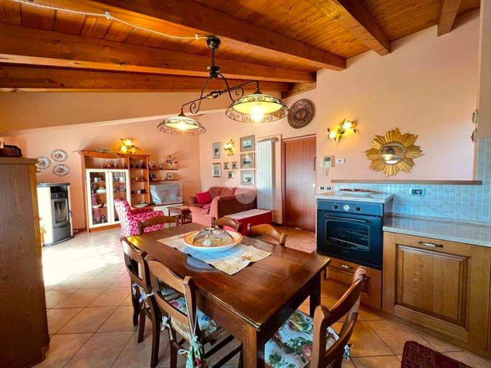 Appartamento trilocale in vendita in Via Giovanni Alberto Bellini, Centro, Fino del Monte