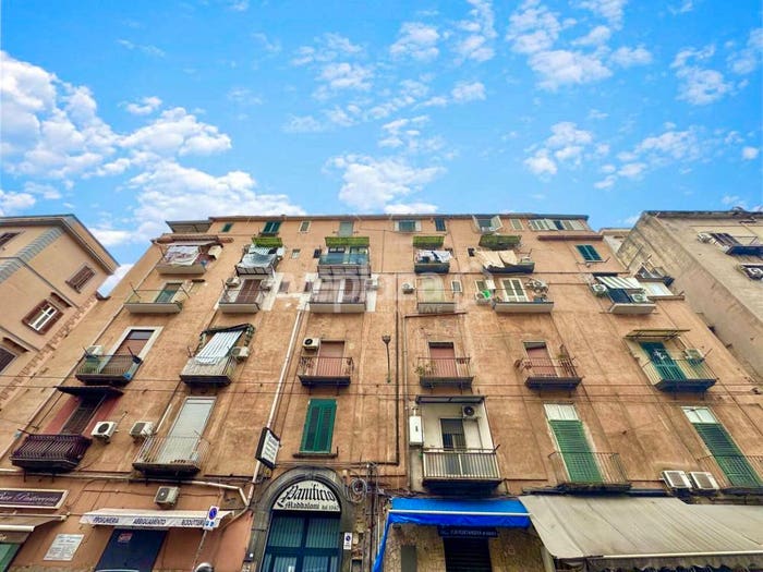 Appartamento bilocale in vendita in Via Santi Giovanni e Paolo, San Carlo All'Arena, Napoli