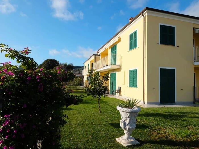 Appartamento bilocale in vendita in Via Steria, Cervo