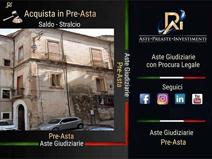 Appartamento con 5 locali in vendita in Piazza Berardi, Panebianco Tribunale, Cosenza