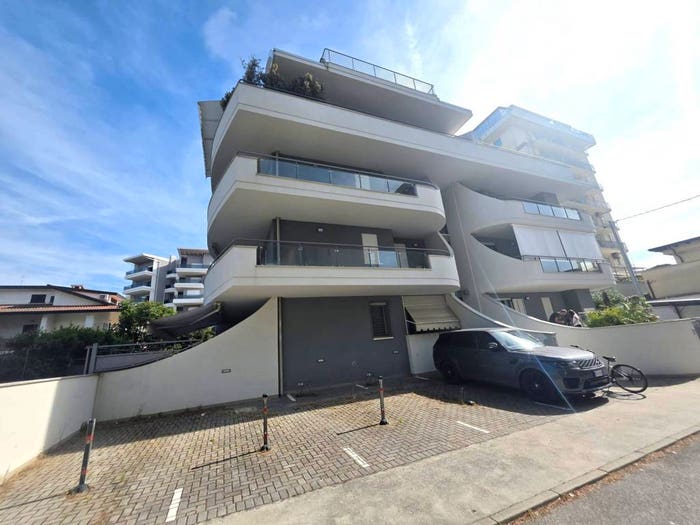 Appartamento trilocale in vendita in Via Ippolito Nievo, Lido degli Estensi, Comacchio