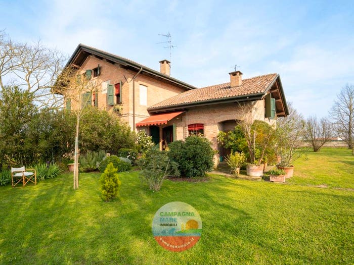Casa con 6 locali in vendita in Via Eros Bolognesi, Centro, Copparo