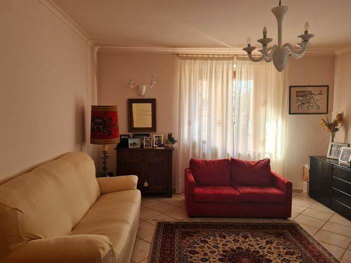 Casa con 6 locali in vendita in Viale Cesare Rossi, Ospedale, Fano