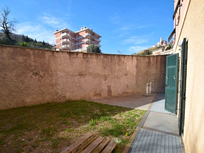 Appartamento trilocale in vendita in Via Ovada, Fiorino, Genova