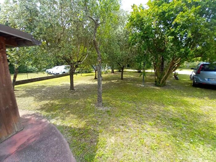 Casa con 6 locali in vendita in Calcinelli, Colli al Metauro