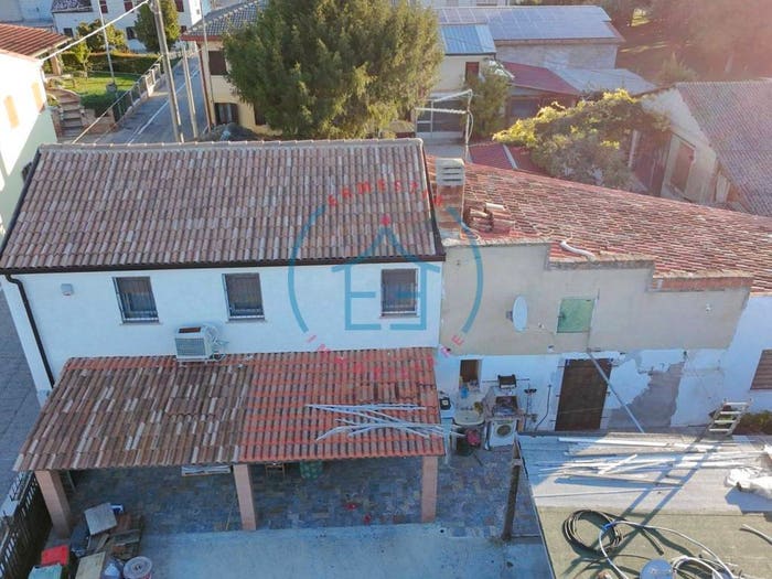 Casa con 6 locali in vendita in Via Aguzzan, Merlara