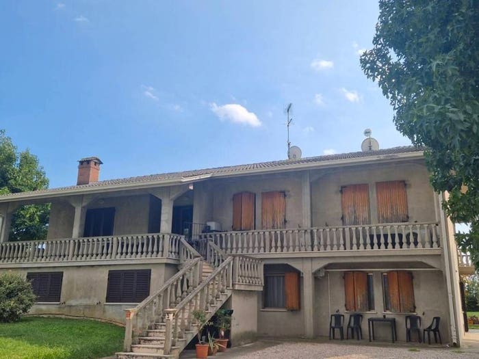 Casa con 6 locali in vendita in Via Signora, Copparo