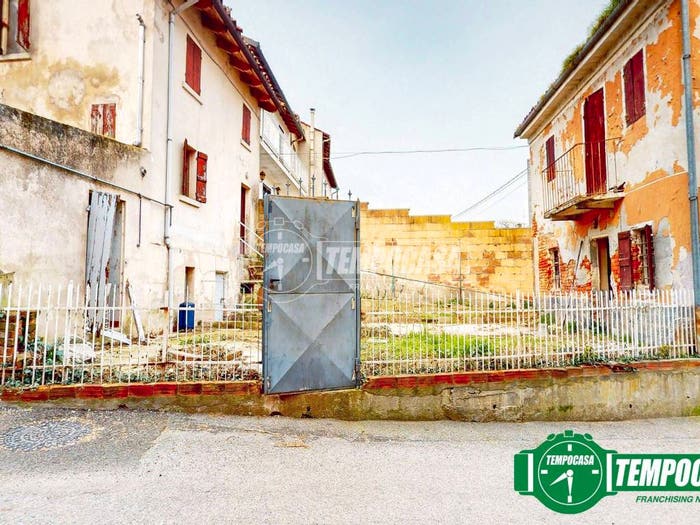Casa trilocale in vendita in Via Corinna Ricaldone, Mirabello Monferrato