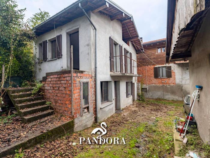 Casa quadrilocale in vendita in Via Montesanto, Centro, Brebbia