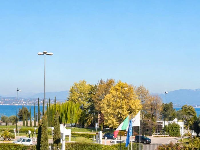 Appartamento trilocale in vendita in Via Giulio Cesare, Rivoltella, Desenzano del Garda