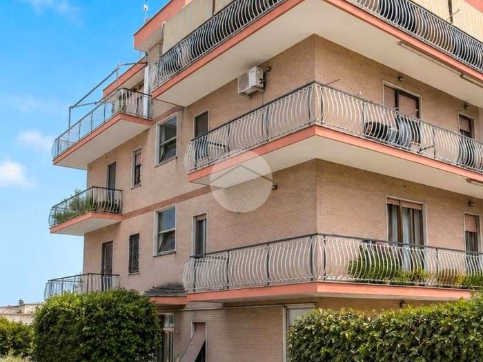 Appartamento trilocale in vendita in Via Montagnareale, Borghesiana, Roma