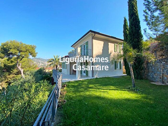 Casa con 6 locali in vendita in Via Principessa Mafalda, Due Strade, Bordighera