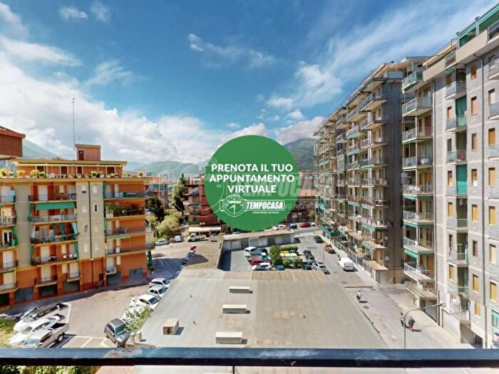 Appartamento trilocale in vendita in Via Montevideo, Borghetto Santo Spirito