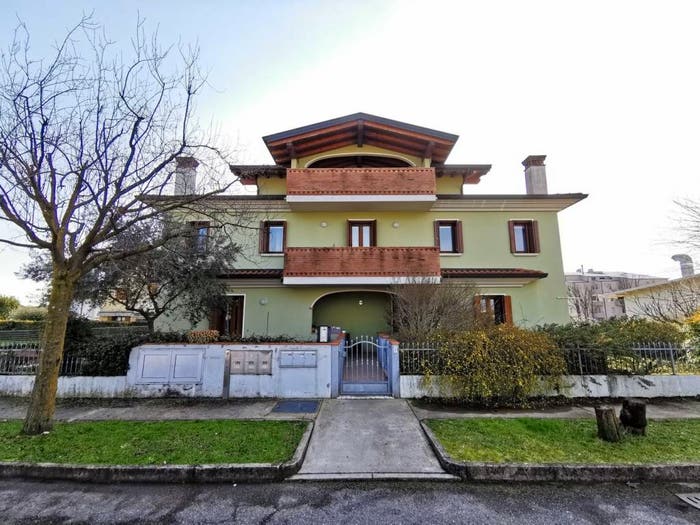 Appartamento con 6 locali in vendita in Via del Monè, Cordenons