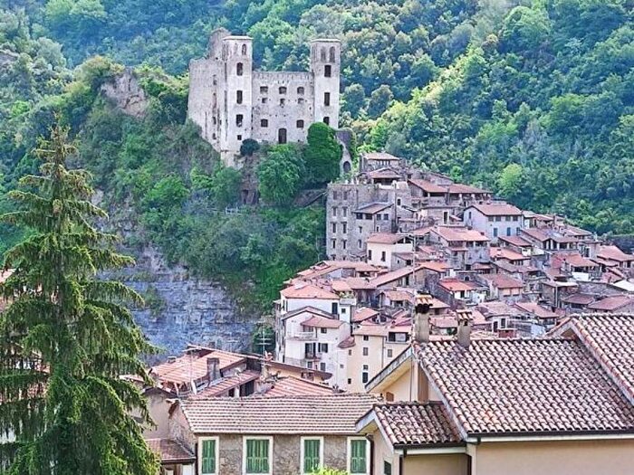 Casa con 6 locali in vendita in SP, Dolceacqua