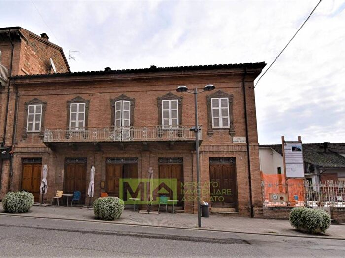 Casa con 6 locali in vendita in via Cesare Battisti, Centro, Amandola