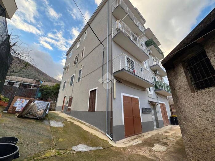 Appartamento trilocale in vendita in VIA AUSA, Prepezzano, Giffoni Sei Casali