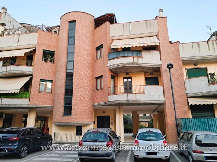Appartamento con 6 locali in vendita in Ascoli Piceno