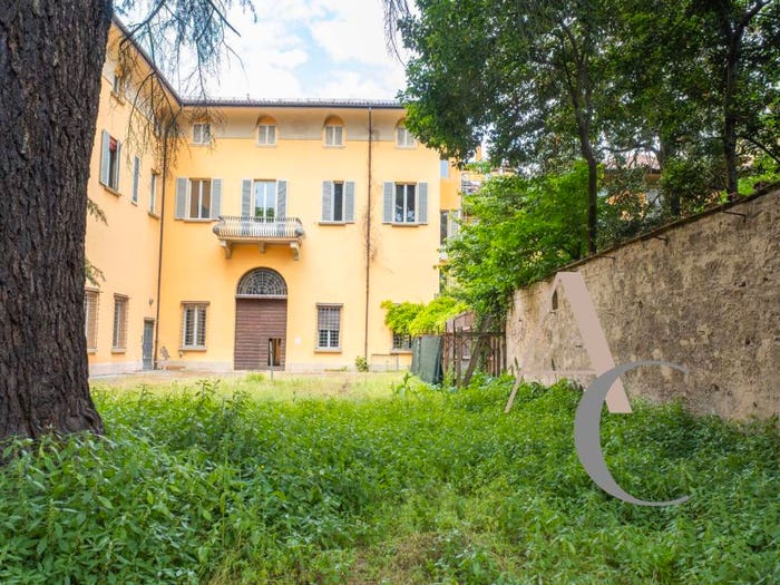 Appartamento con 5 locali in vendita in Strada Maggiore, Santo Stefano, Bologna
