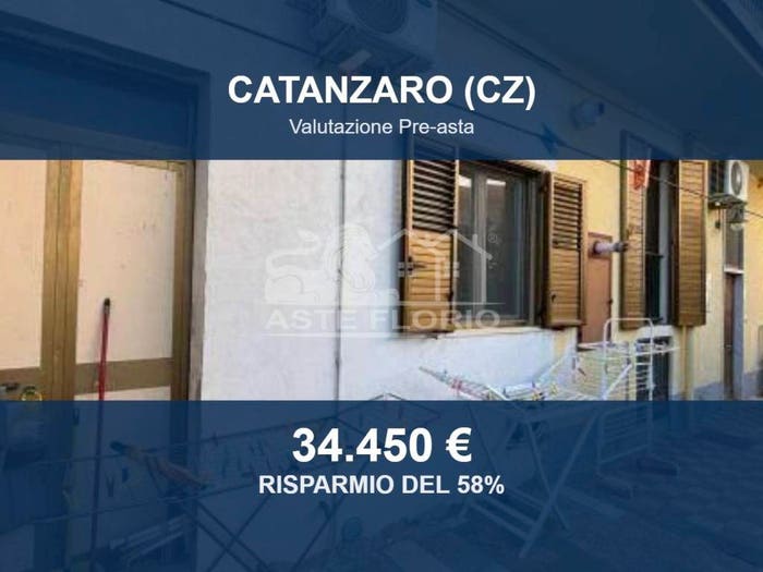 Appartamento con 6 locali in vendita in Via Francesco Acri, Centro Storico San Leonardo Stadio Pontepiccolo, Catanzaro