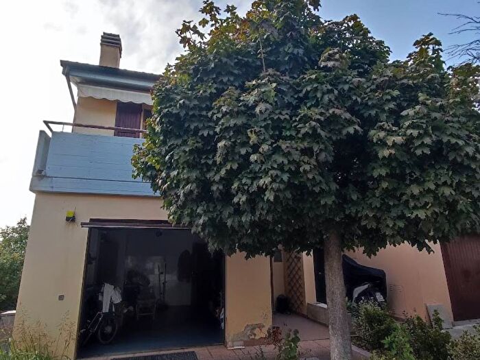 Casa con 5 locali in vendita in Candelara, Pesaro