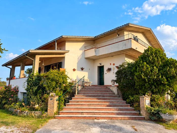 Casa con 6 locali in vendita in Via Borgo Incile, Casa Incile, Avezzano
