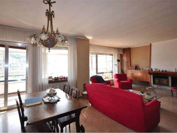 Casa con 5 locali in vendita in Piazza Repubblica, Villadossola